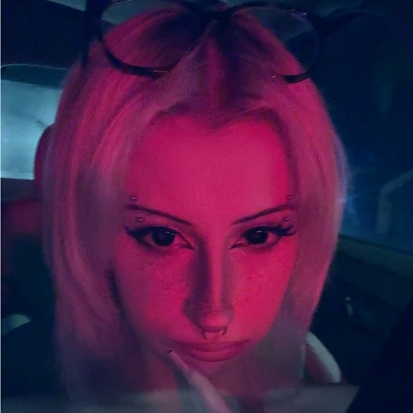 keira_white